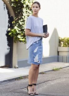 Straight denim skirt with t-shirt