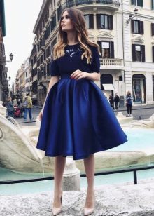 fluffy navy midi skirt
