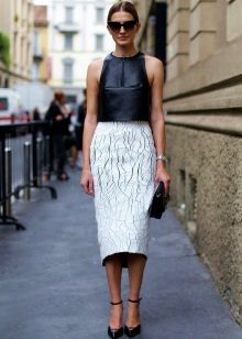 evening look with pencil skirt
