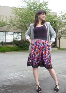 Half skirt with elastic with sandals