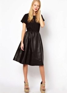 Half skirt with elastic band for girls with a slim column type