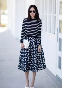 Flared skirt below the knee