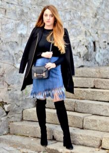 Fringed denim skirt