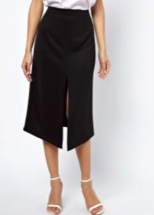 Skirt with a slit in front