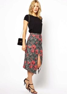 Medium length skirt with slit