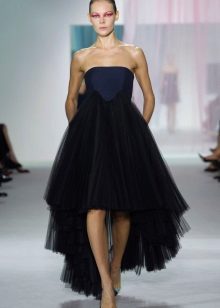 Fluffy skirt with train