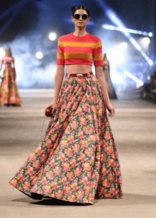 Long skirt with print sun