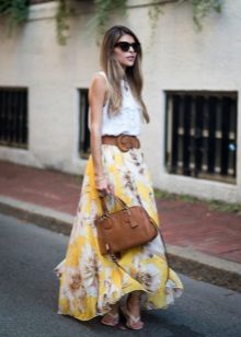 Long summer skirt sun to the floor