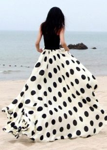 Long white skirt sun in black peas