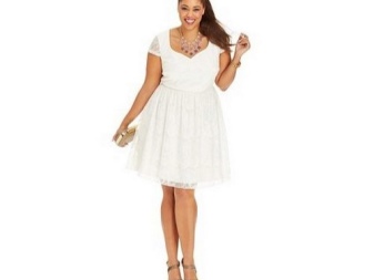 White A-line Lace Dress For Full