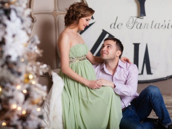 Green dress for pregnant photo shoot