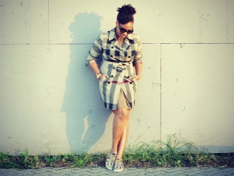 Dress in a cage Barberi (Burberry) for obese women