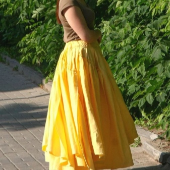 Linen multi-layered skirt