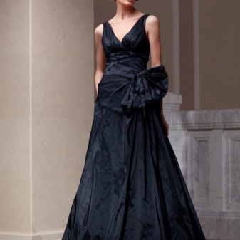 black dress from taffeta to the floor