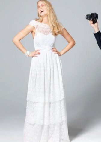 Openwork wedding dress with open back