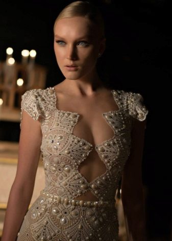 V-shaped sexy wedding dress