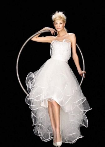 Short wedding dress with tulle train