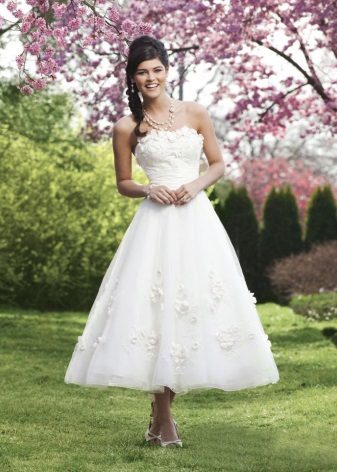 Wedding dress with lace cropped