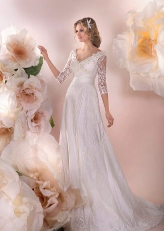 Wedding dress from Dragonfly with lace