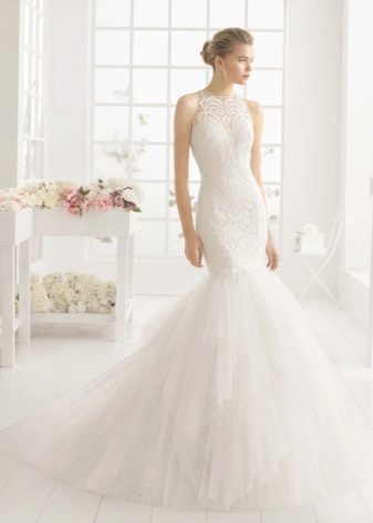 Closed wedding dress of tulle and lace mermaid