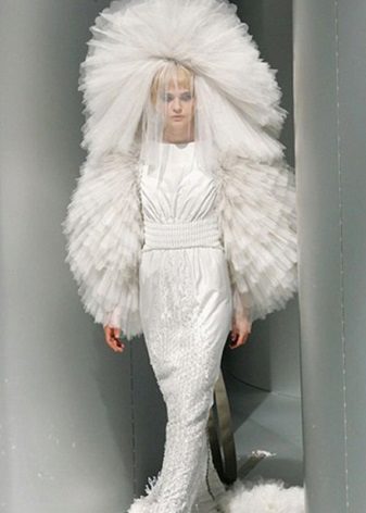 Terrible dress with a fluffy veil