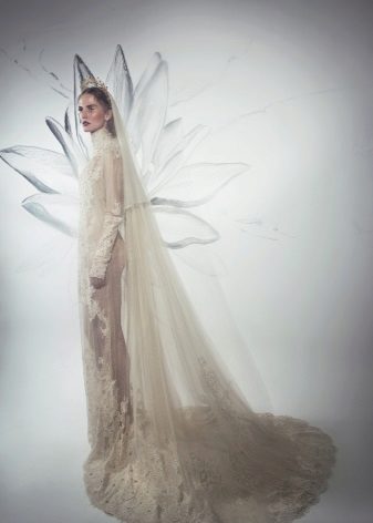 Wedding dress Lee Petra Grebenau scary