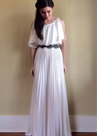 Evening dress in the Greek style with pleats