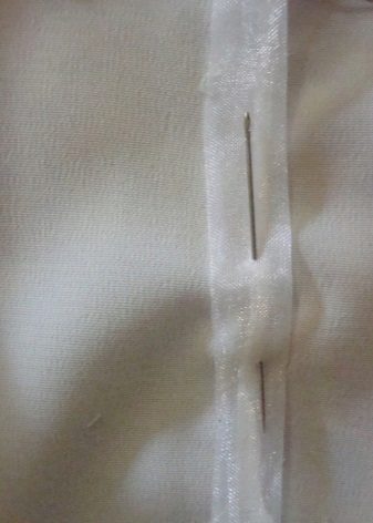 Attaching an organza drawstring