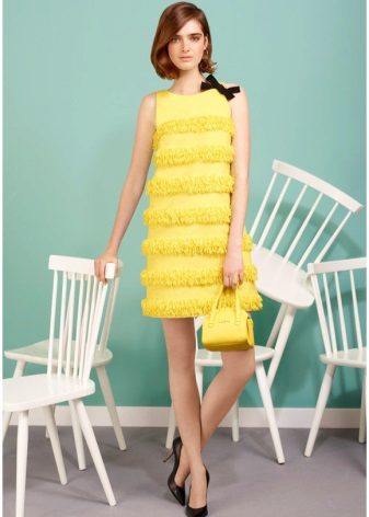 Yellow dress in the style of the 60s
