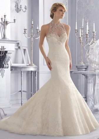 Wedding dress mermaid with pearls on lace