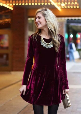 Jewelery under the velvet dress