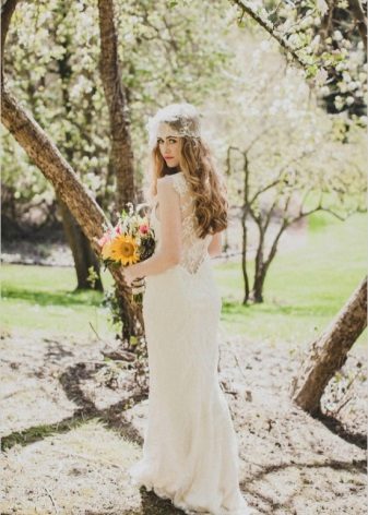 White wedding dress for spring color type