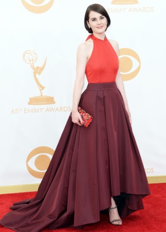 The combination of Marsala color with red