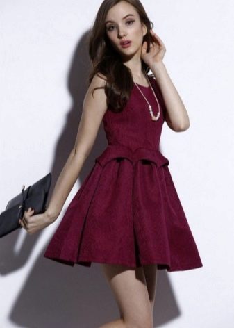 Gold chain to burgundy dress