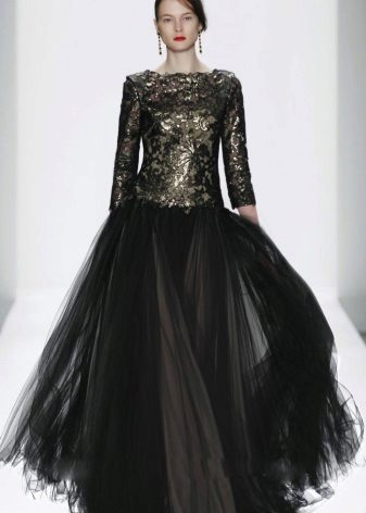 Magnificent dress with a chiffon skirt