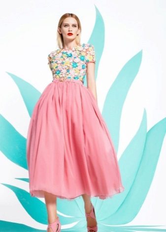 Dress with a chiffon fluffy skirt