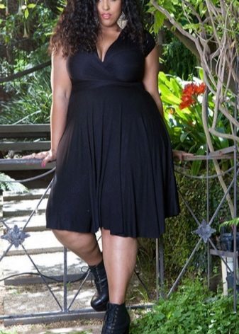 Black dress with a V-neck for full