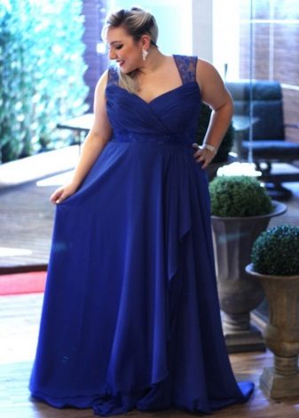 The right dress for obese women of short stature