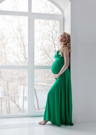 Elegant dress for pregnant women