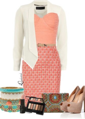 What to wear with a peach dress