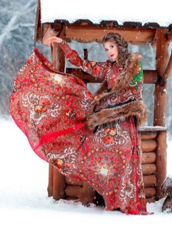 Clothing and accessories for Russian dress