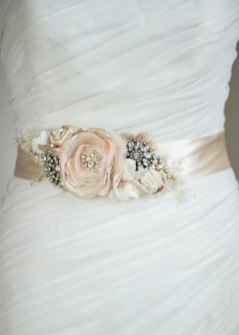 Flower belt on a wedding dress