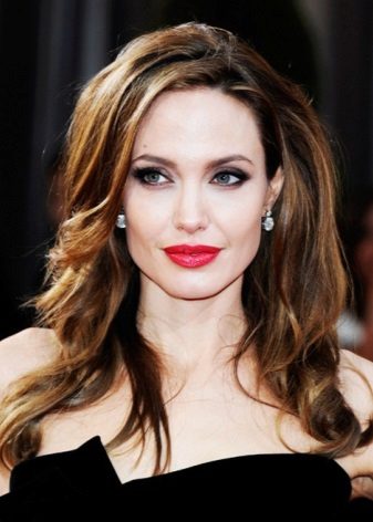 Red lipstick for women tsvetotipa Winter