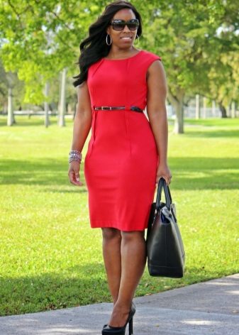 Sheath dress for full girls