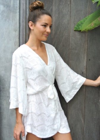 Hairstyle under the dress kimono