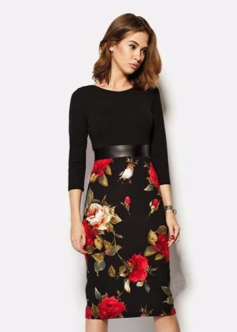 Dress with roses on the skirt