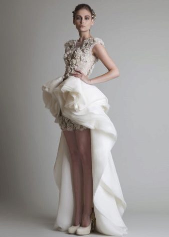 Short dress with a shlef