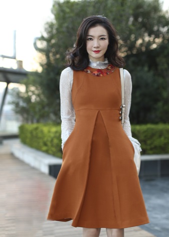 Dress with a high waist for autumn