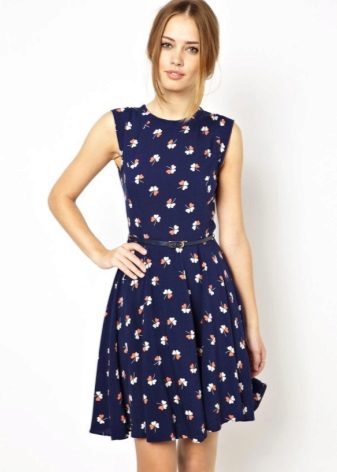 Casual dress made of natural material