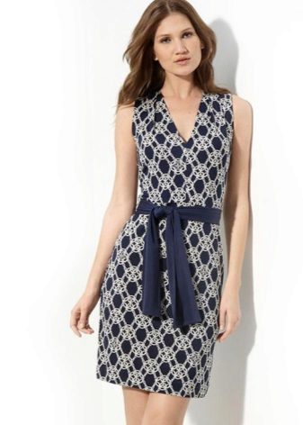 Casual dress made of natural material